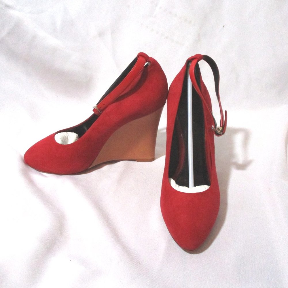 NEW CELINE PARIS ITALY PUMP Wedge Shoe Suede High Heel 37 RED